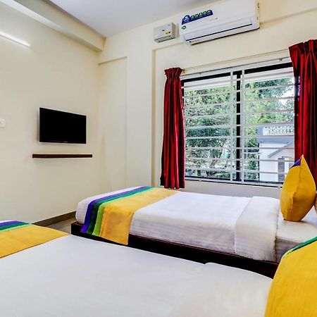 Itsy Hotels Rain Tulsi Stayz, Palarivattom Junction Коччи Экстерьер фото