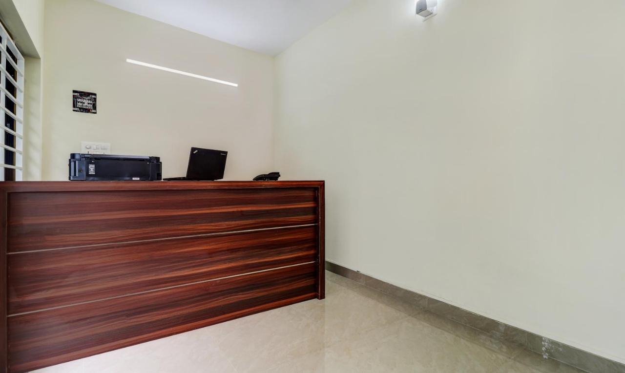 Itsy Hotels Rain Tulsi Stayz, Palarivattom Junction Коччи Экстерьер фото